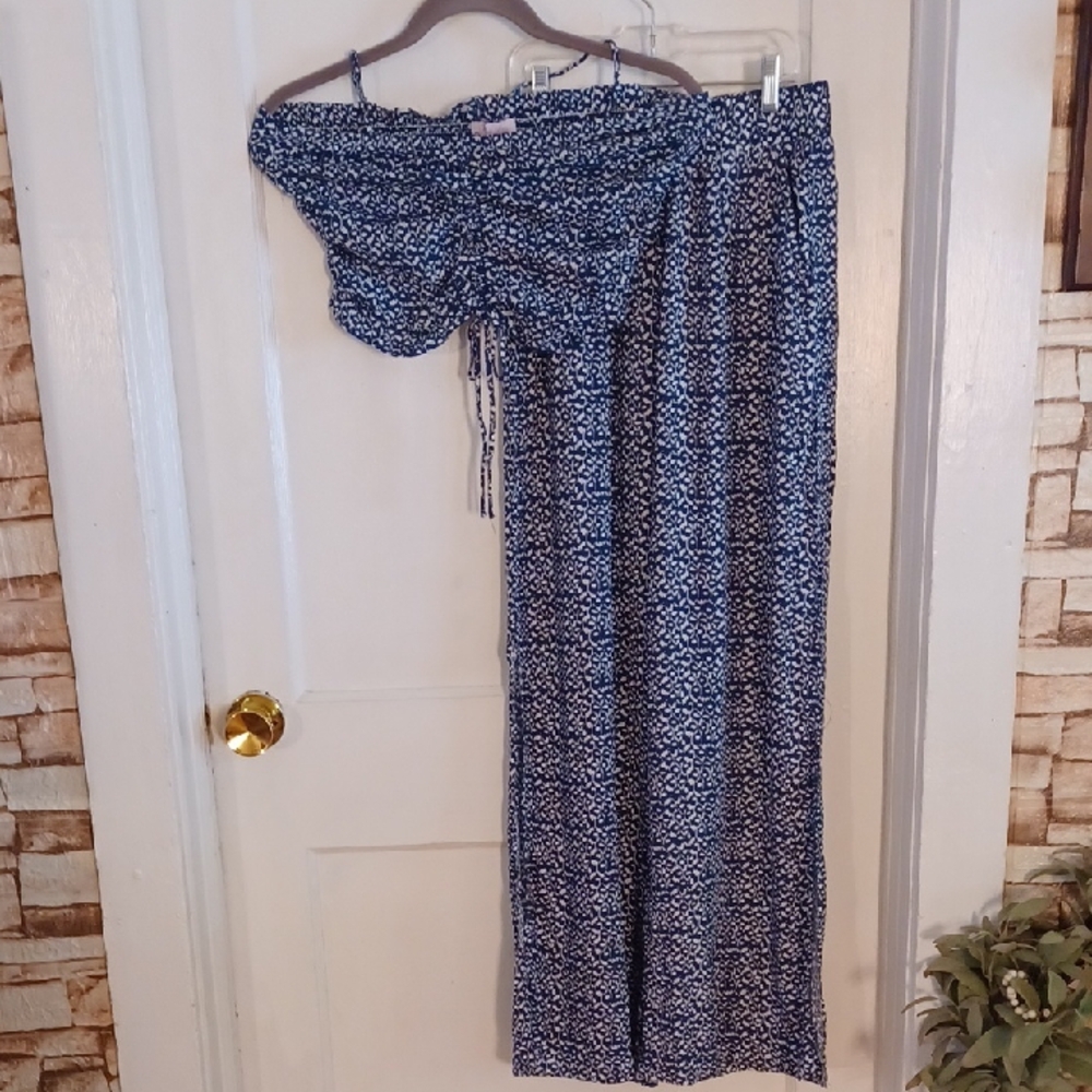 Pink Lily Navy and White 2 Pc. Set Women's Size Small-medium